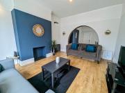 Enjoy 4 BR home near the city Gateshead&Newcastle