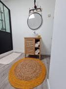 Dépendance avec place de parking