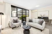 Executive Elegance Stylish 1BR Suite on Hay St