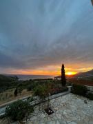 Yiannis & Victoria Villa