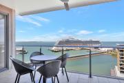 Serenity Short Stays - Sea La Vie - 3brm Penthouse at Darwin Waterfront