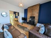 Enjoy 5 Br House Near The City Enjoy 5 Br House Near The City