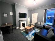 2 bedroom home with free parking