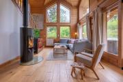 Chalet Les Granges - 4 Bedrooms with Jacuzzi and BBQ - By Cozee Rentals