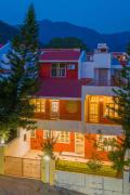 Gangas Jewel - Breakfast Included at Rishikesh by StayVista