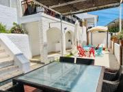 Casa Mediterránea con Jardín y Barbacoa