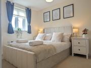 Large 4-Bedrooms House Near Centre Free Parking