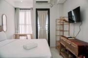 Homey and Enjoy Living Studio Transpark Bintaro Apartment By Travelio