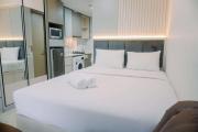 Homey and Warm Studio at 28th Floor Gold Coast Apartment By Travelio