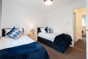 2 bed-Sleeps 4-Private Garden- Free Parking
