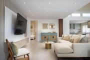 Elegante villa privada de 4 dormitorios con piscina y jacuzzi