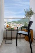 Top Bar