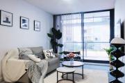 Chic Modern Oasis - Steps from Darling Harbour