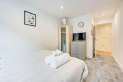 Prime Location in Tower Bridge, 2 Bedroom Suite