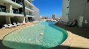 Modern unit, Pool, Gym, kitchen & CBD location