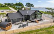7 Bedroom Cozy Home In Ebeltoft