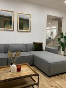 Modern Detached Home in the Suburbs of Toronto