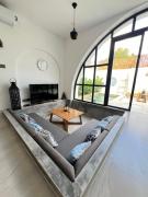 Dreamy 1 BR villa with private pool close to beach