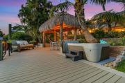 OH! What a Villa - Sunsets, Saltwater Pool, Hot tub, Tiki Hut, Dock - Villa Coastal Cottage- Roelens
