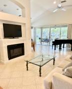 Charming Naples condo