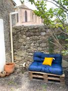 Grange rénovée, jardin privé et piscine partagée