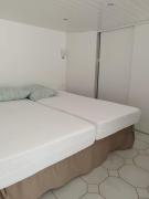 Bas de villa climatisé avec coin terrasse