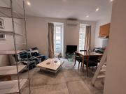 Heart of Nice Harboor cosy and central