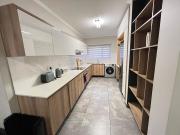 20 Elizabeth Place - Beautiful and spacious self catering 3 bedroom unit next to Kyalami Racetrack with free WiFi - swimming pool, gym and restaurant - Perfect for a big family in Midrand Waterfall