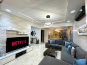 Luxurious & Modern Central Apartment