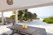 Arena y Mar Beachfront House, El Cuyo by The Spot Rentals