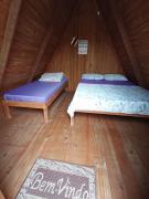 Cabana com Ar condicionado e area de cozinha e banheiro compartilhado a 10 minutos do Parque Beto Carrero