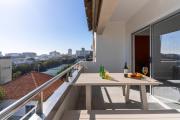 Bantry Bay Pearl - Luxury Apt with Ocean Views