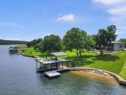 The Retreat on Lakeshore with Concierge Services