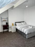 Le Crescent Rooms, Room Stays