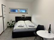 BLACK & WHITE HOUSES BLACK & WHITE HOUSES