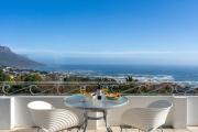 Delightful large villa in Camps Bay with pool - Picasso