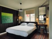 Stunning designer House in excellent city location