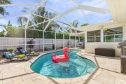 4 BDR Pool Tropical Naples Oasis