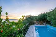 Villa Sara with pool, whirlpool and sea view