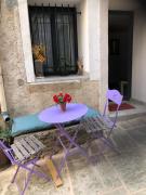 Logement neuf centre du village aux pieds du château