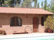 Habitación con cocina, baño, ingreso independiente en Chacras de Coria