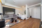 cohost I New Apt w-Balcony I Air Condition I Free Parking & Netflix I By Botanical Park