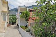 Apartments with parking space Makarska - 22168