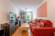Bright 1 Bedroom Flat in Kensington Olympia