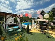 Smestaj sa bazenom Sunny Hill