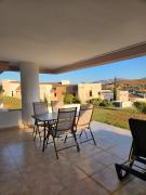 Bajo con vistas a la piscina en Valle del Este Golf