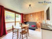 Studio chaleureux, skis aux pieds, balcon sud avec vue pistes - FR-1-267-192