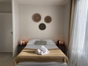 Grand studio calme avec balcon & parking gratuit