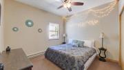Starshine Condo - 2 Minute Walk to the Beach!