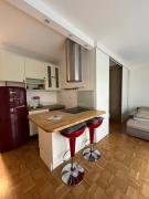 Oasis Atrium Apartment with free parking